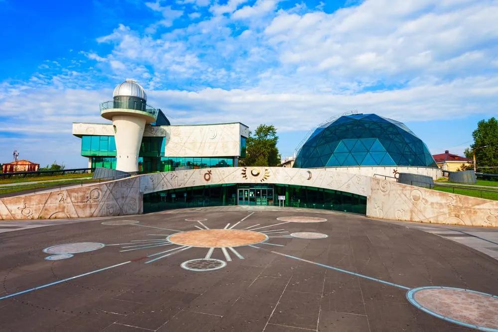 Здание планетария в Ярославле
