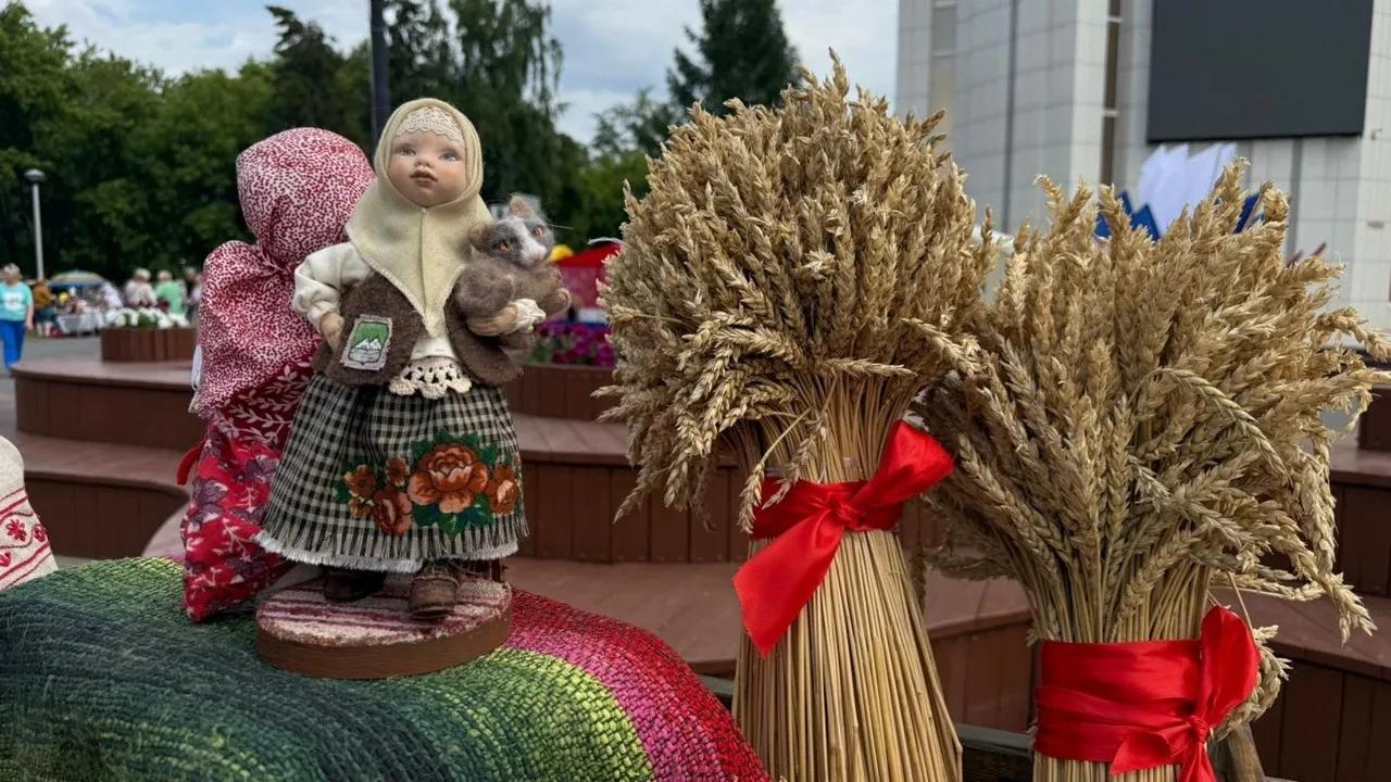 Русское поле