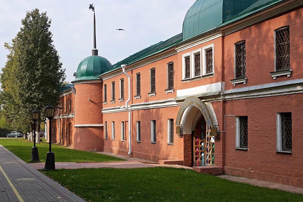 Здание музейного комплекса «Конный двор» в Сергиевом Посаде