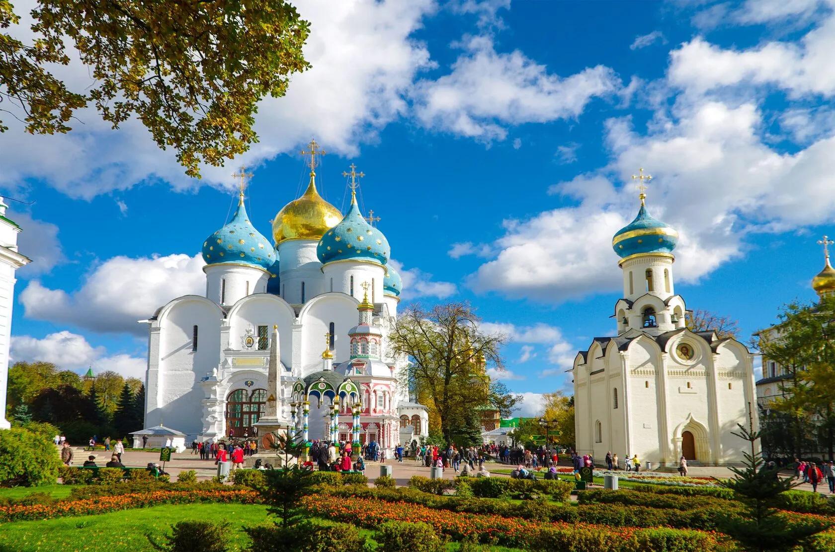 Успенский собор и Духовская церковь Троице-Сергиевой Лавры