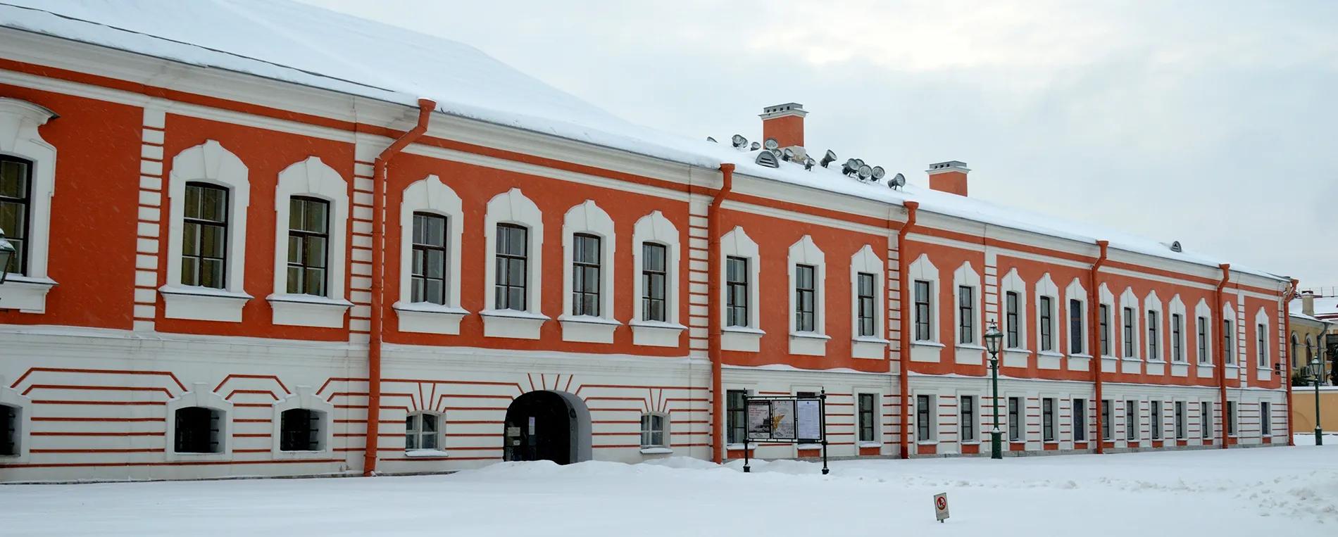 Комендантский дом_shutterstock_konstantinks