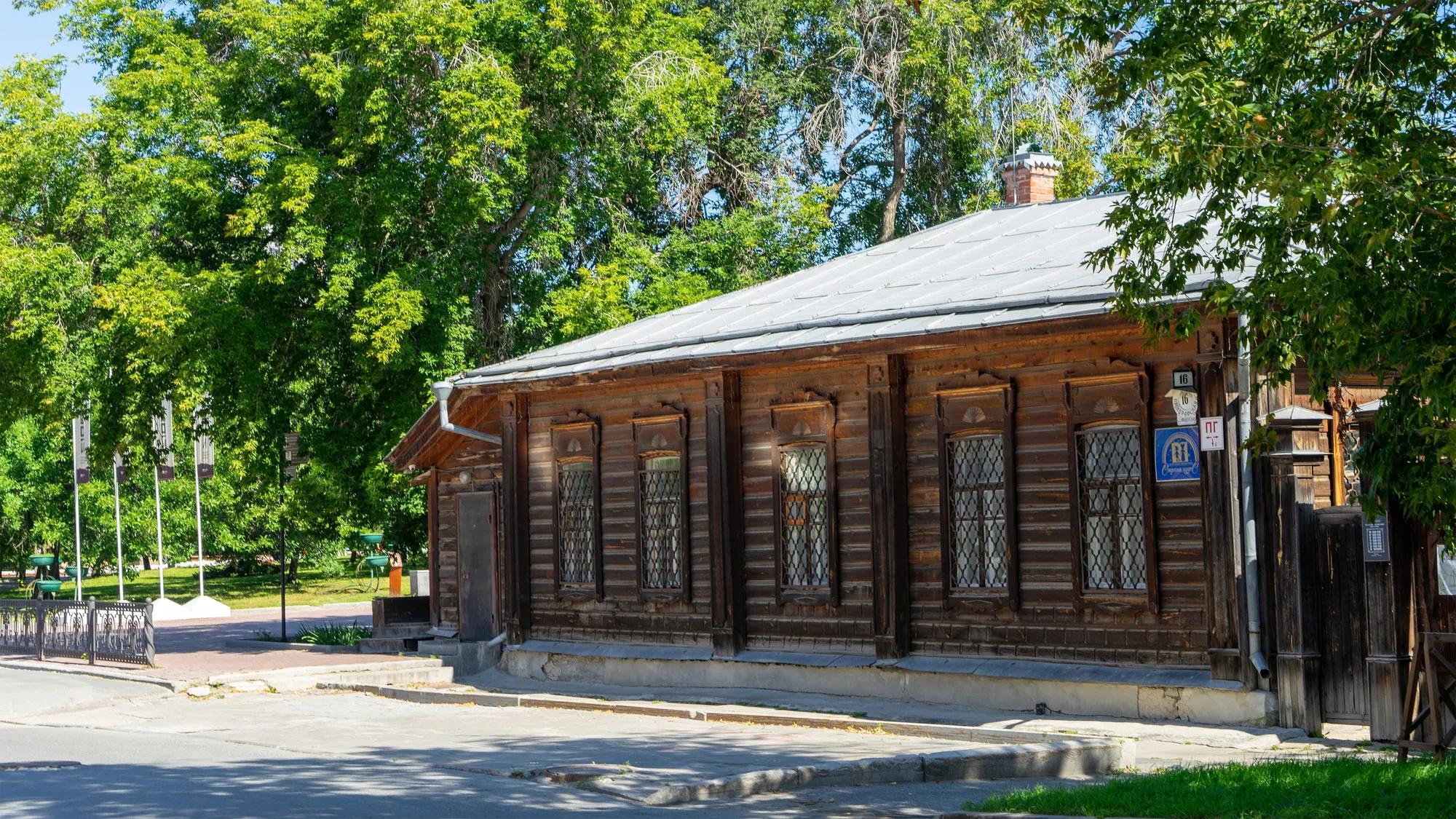 Литквартал shutterstock_2594355735
