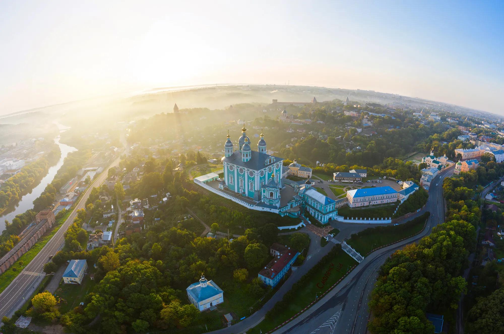 Mikhail Starodubov shutterstock_1654282663
