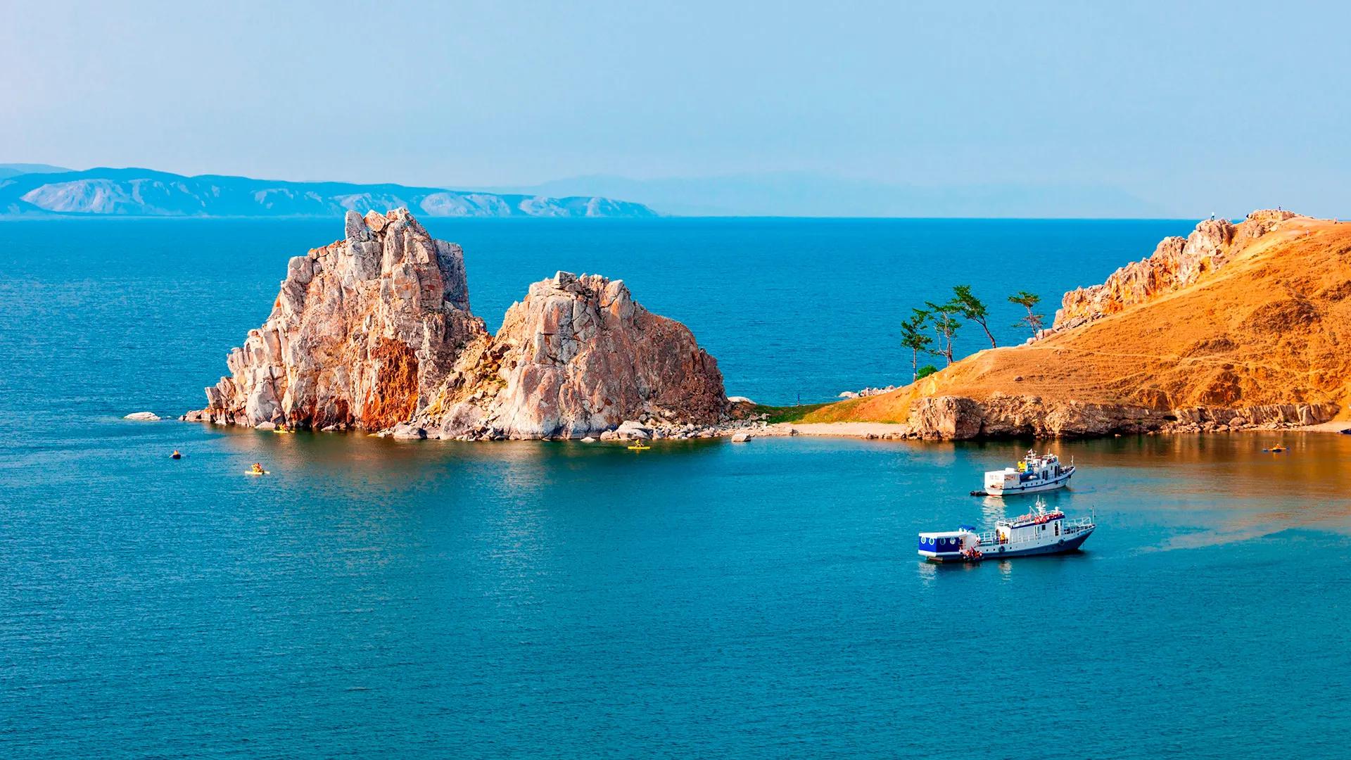 Ольхон_Шаманка_shutterstock