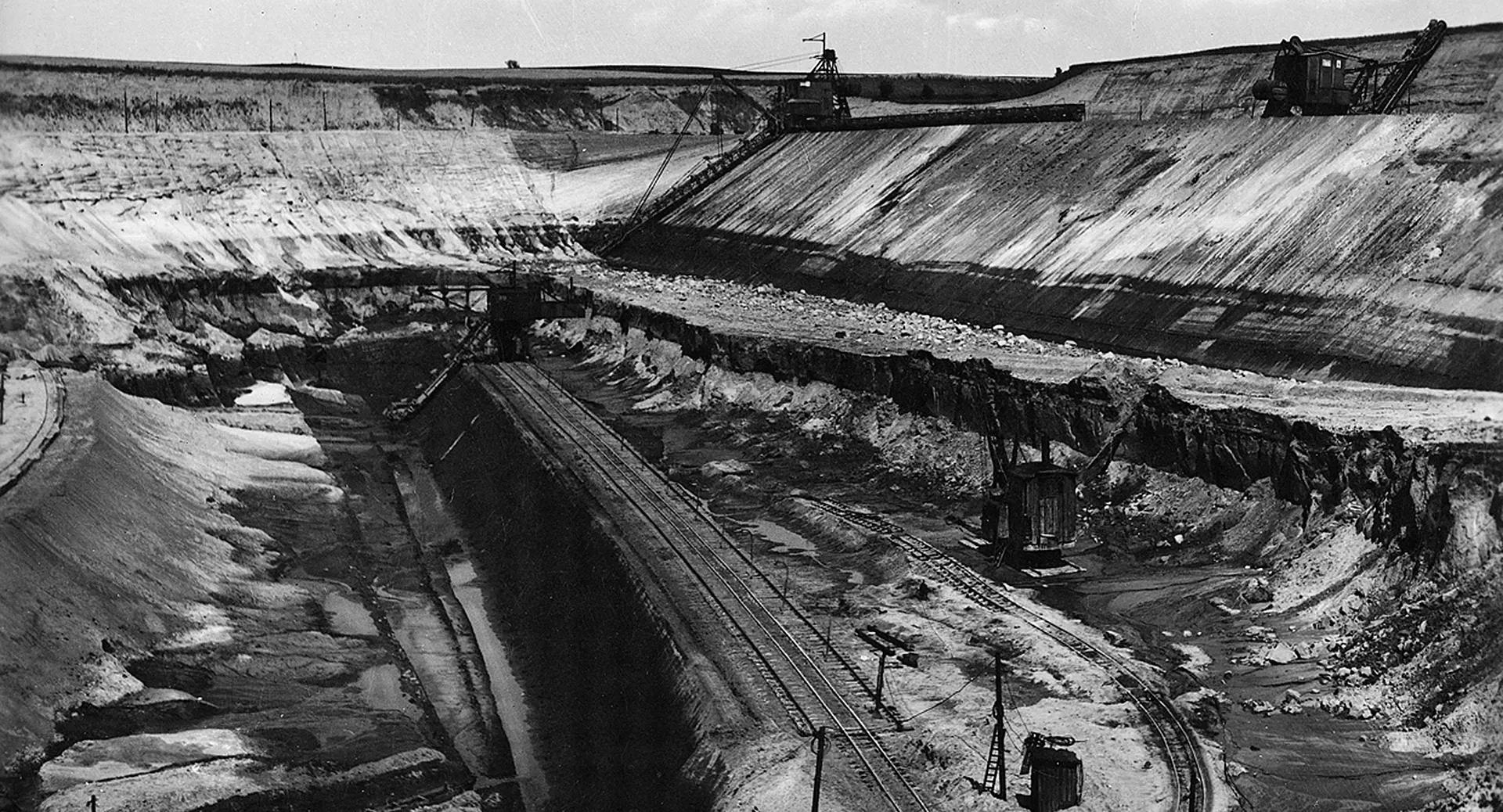 Добыча янтаря в Пальмникене в начале 20 века. Фото: Public domain