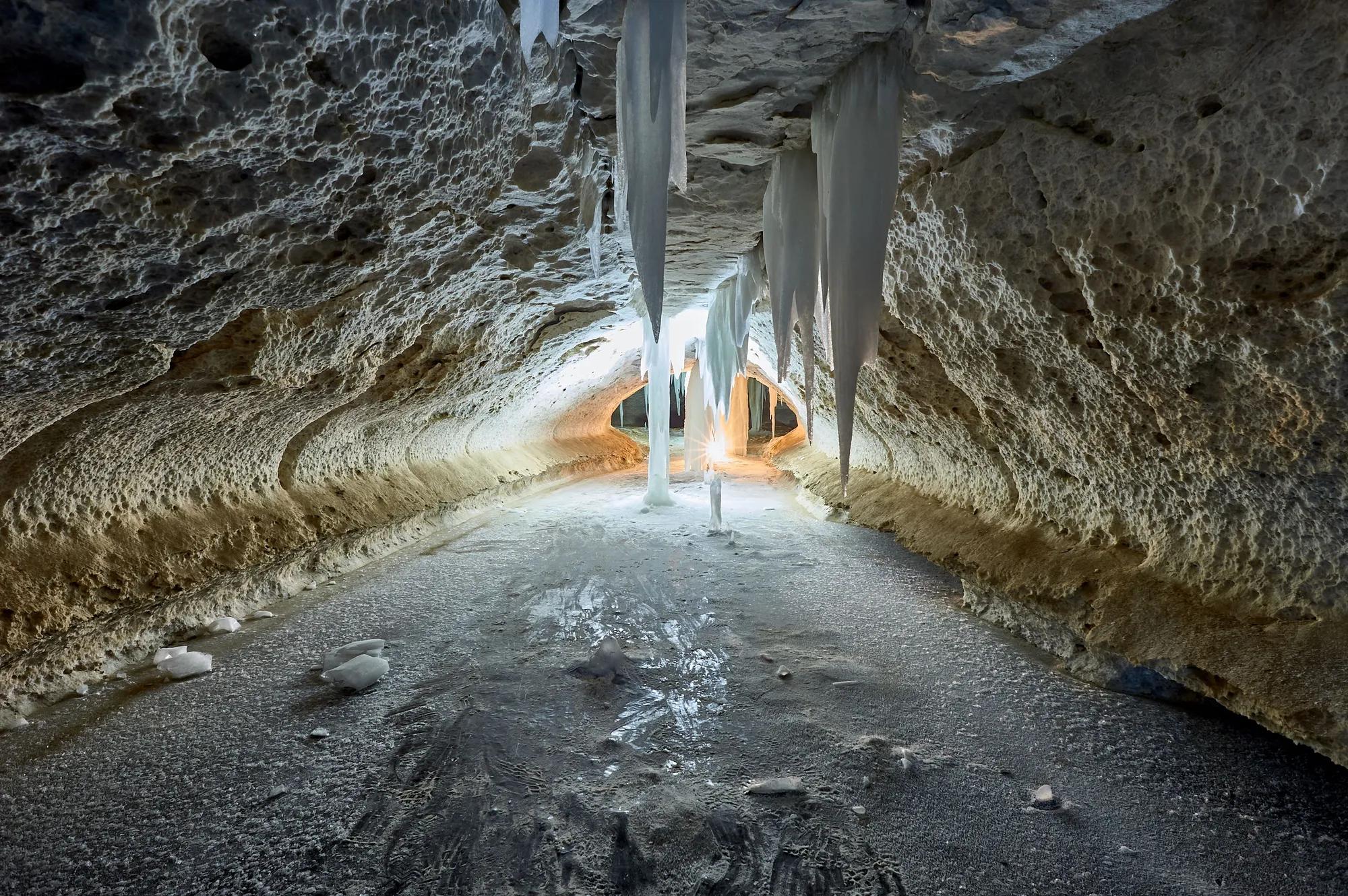 Пинежские пещеры_shutterstock_1821094610