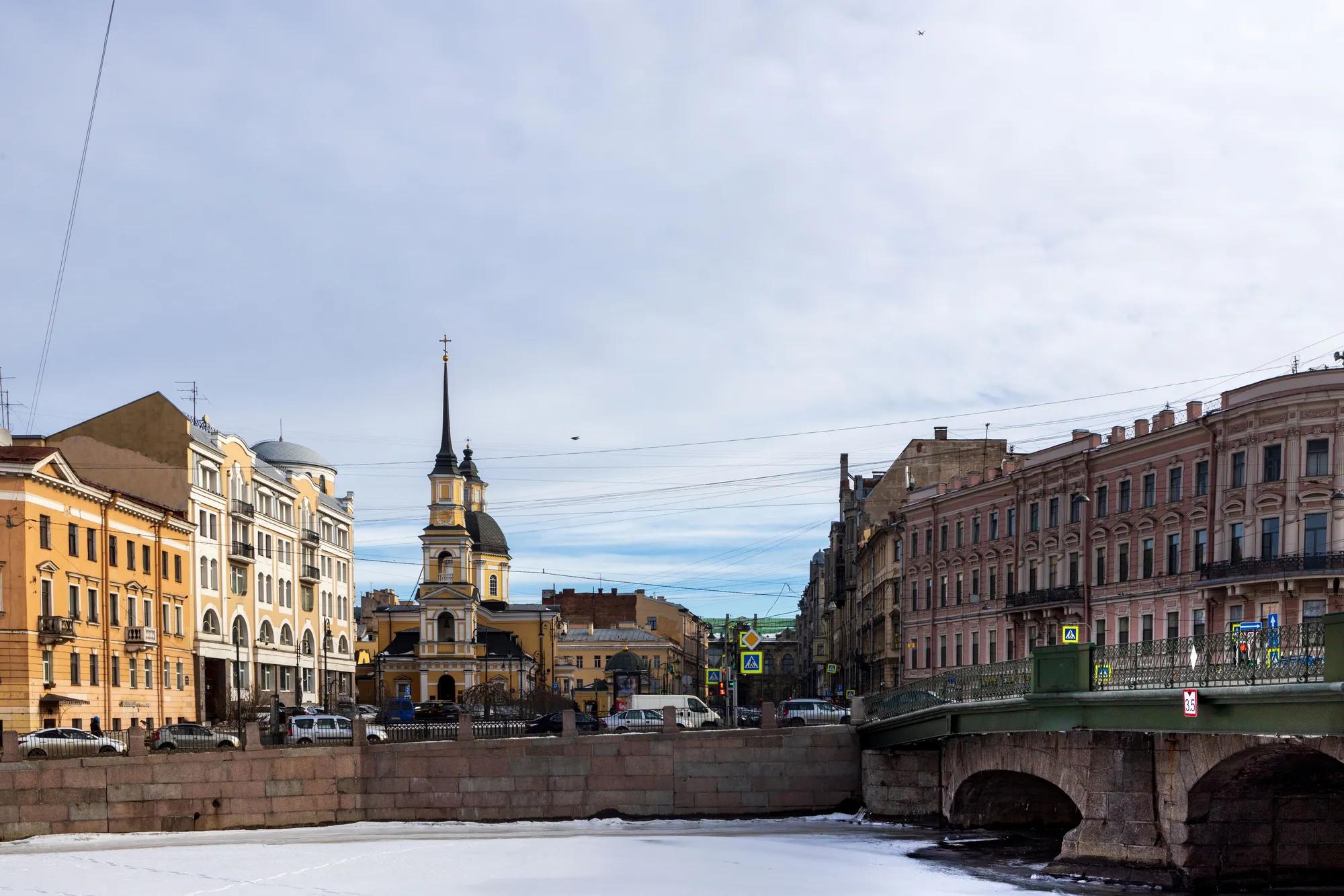Санкт-Петербург Фонтанка shutterstock_2273813851