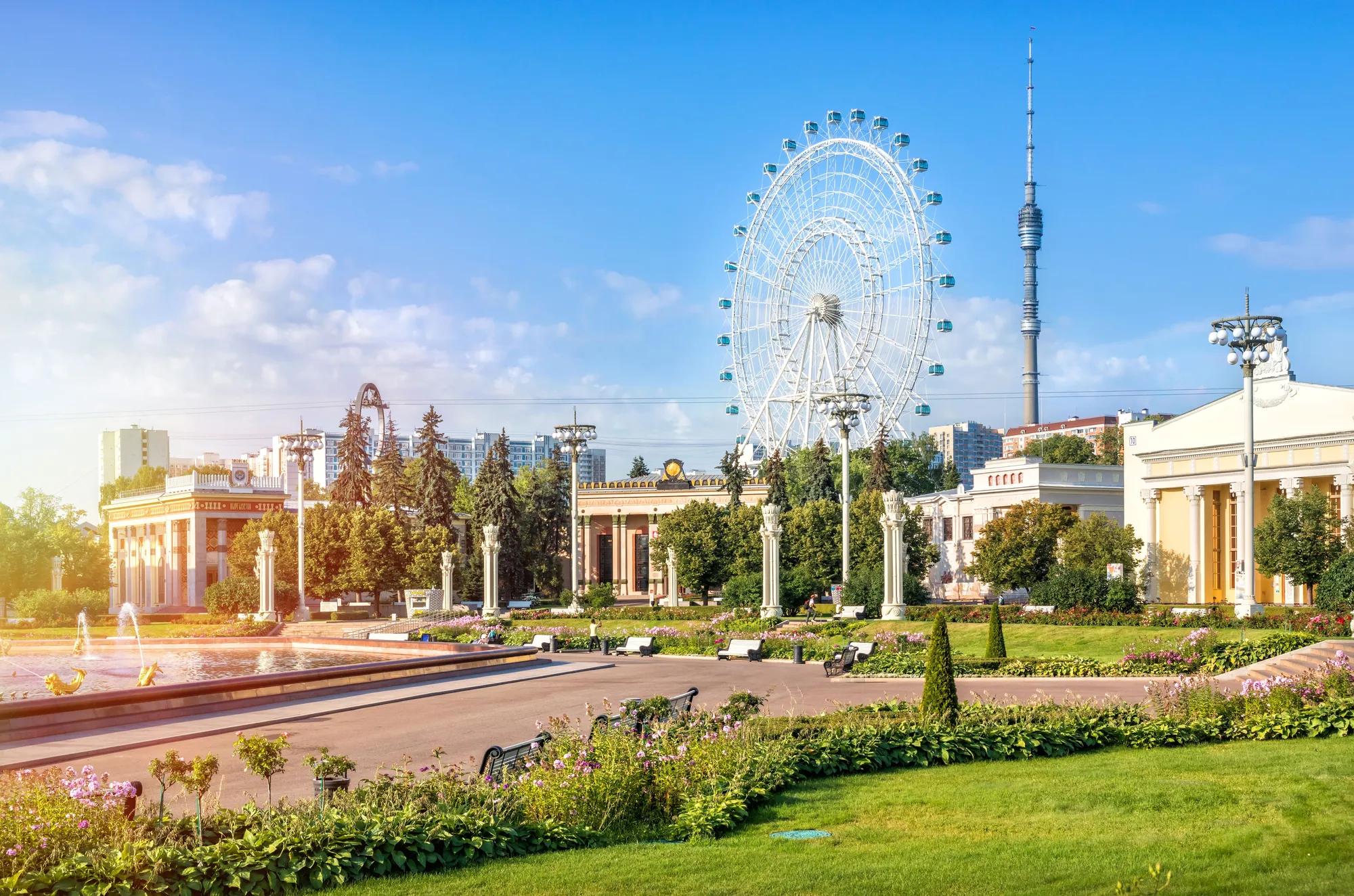 ВДНХ shutterstock_2212255981