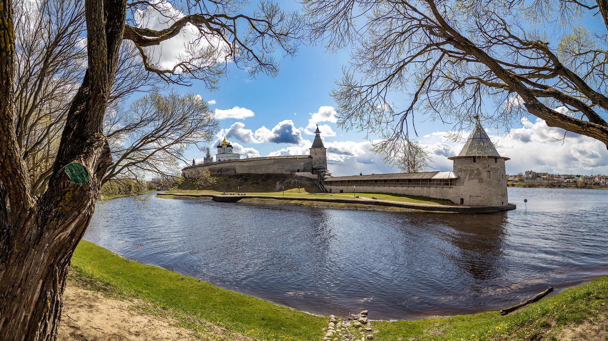 Vlad Rakin shutterstock_2650379123