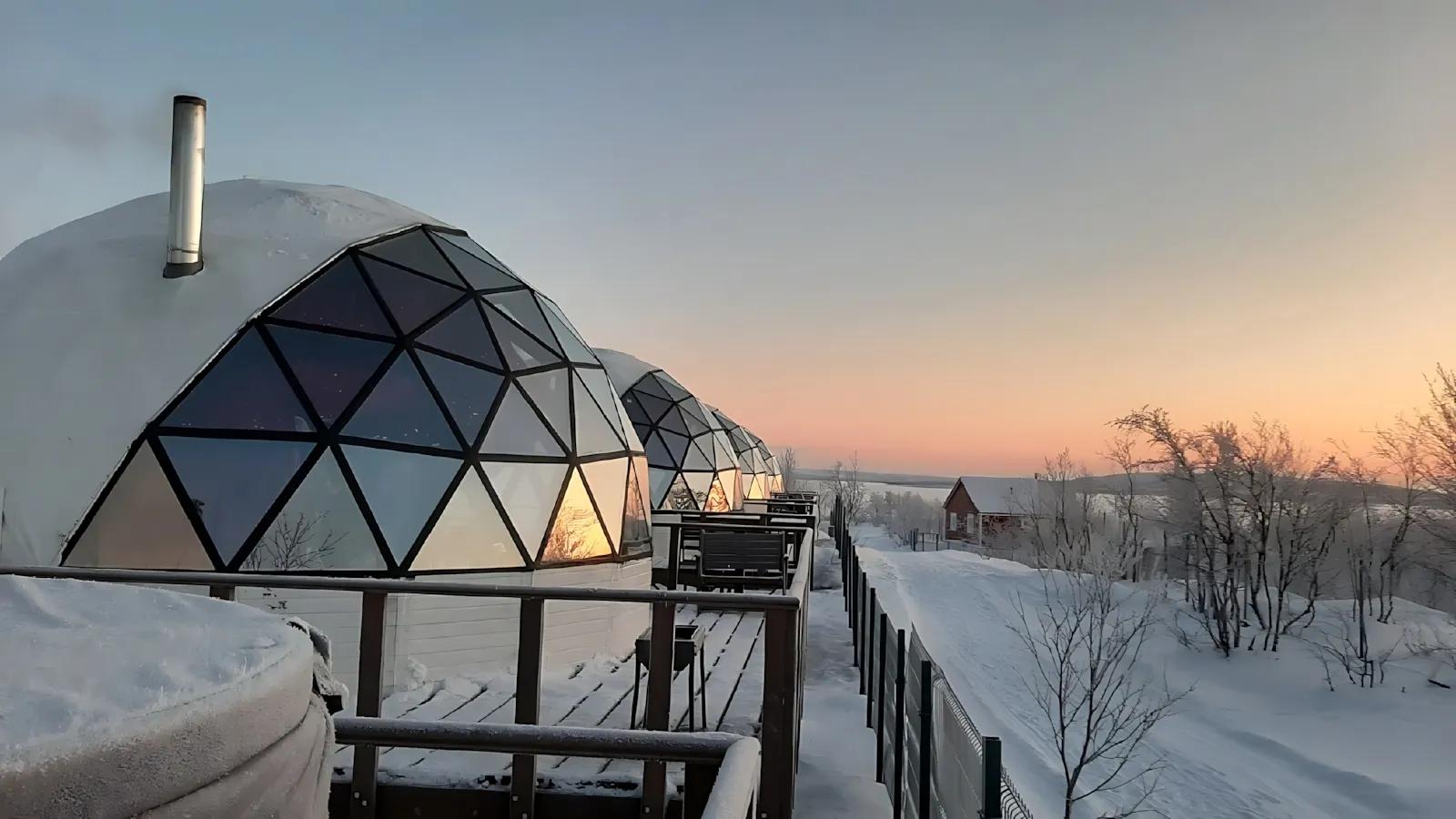Отель "Aurora Village"