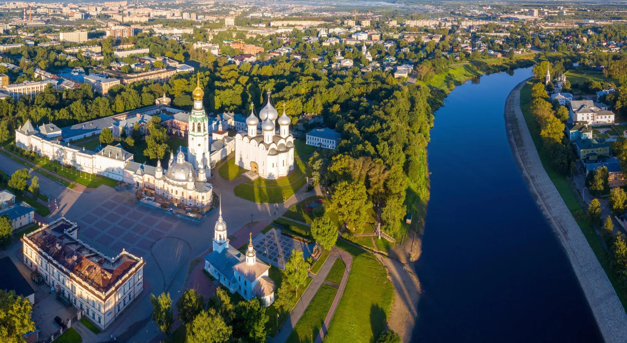shutterstock_1914734671 вологодский кремль