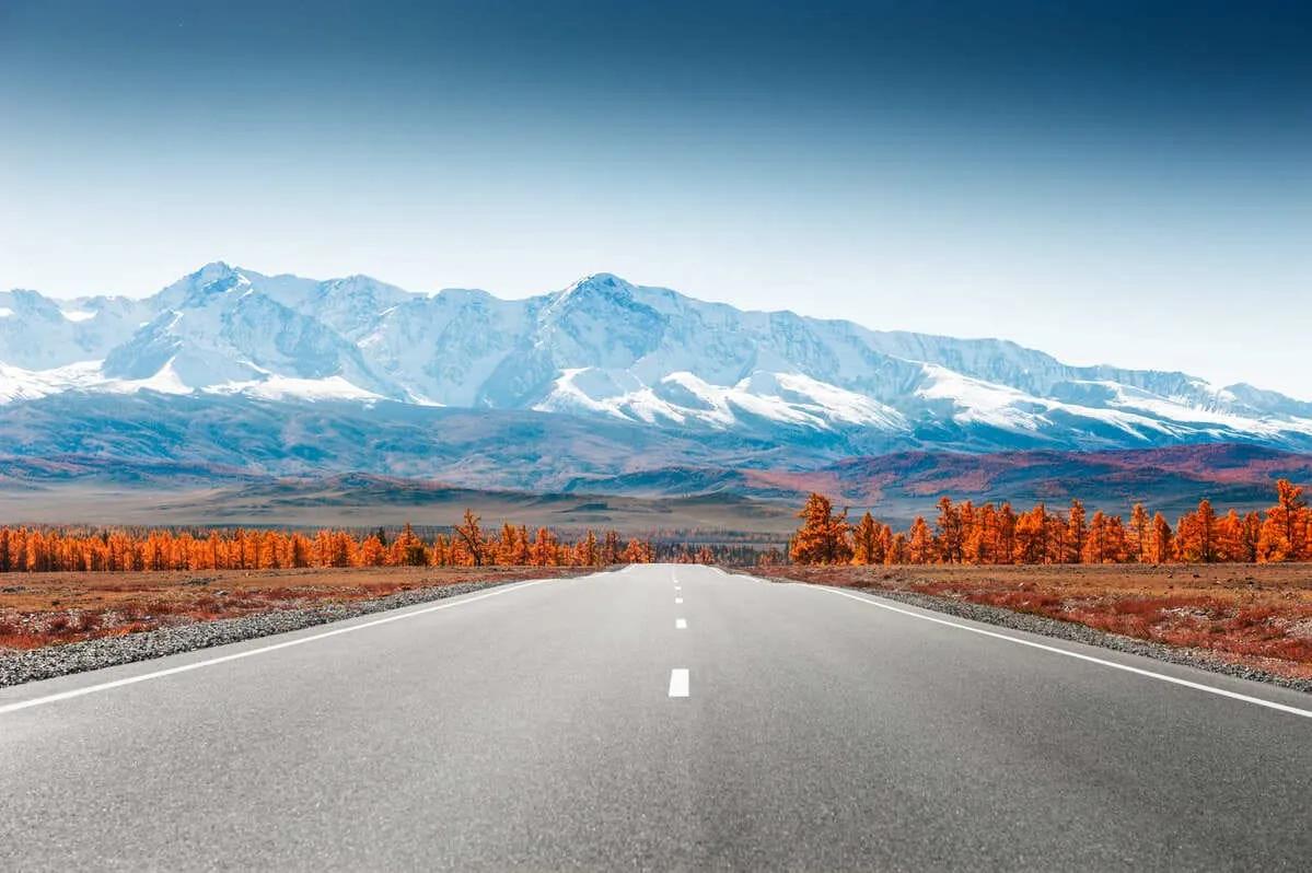 Чуйский тракт в Республике Алтай. Фото: shutterstock.com