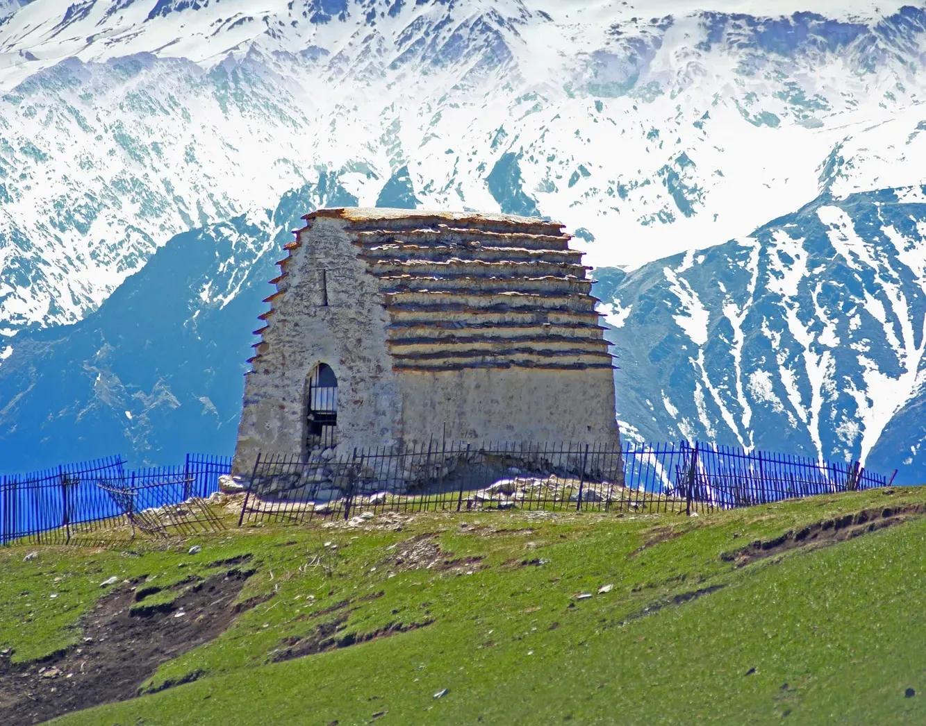 гора Столовая, храм-святилище Мят-Сели. Фото: Shutterstock