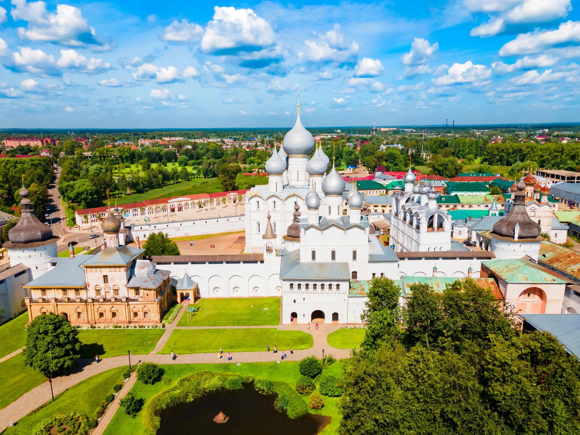 shutterstock_2108477207 ростовский кремль
