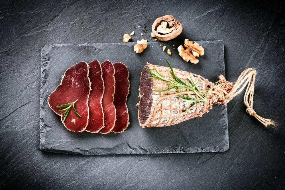 Вяленое мясо. Фото: Shutterstock